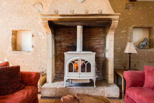 Moulins-engilbert Villa Sleeps 10 Pool