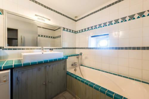 Moulins-engilbert Villa Sleeps 10 Pool