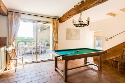 Moulins-engilbert Villa Sleeps 10 Pool