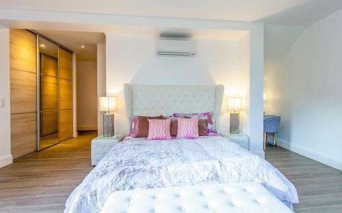 Opio Villa Sleeps 8 Pool Air Con Wifi