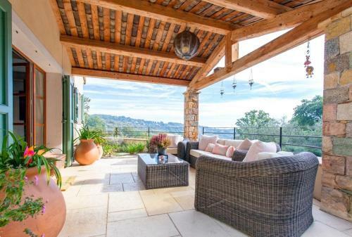 Opio Villa Sleeps 8 Pool Air Con Wifi