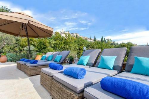 Opio Villa Sleeps 8 Pool Air Con Wifi