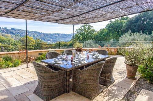 Opio Villa Sleeps 8 Pool Air Con Wifi