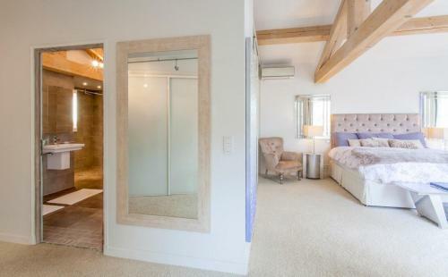 Opio Villa Sleeps 8 Pool Air Con Wifi