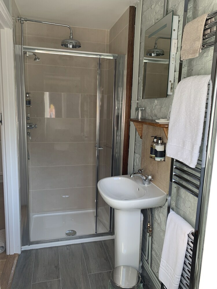 Pontyclerc Farm House Bed And Breakfast