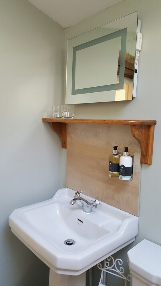 Pontyclerc Farm House Bed And Breakfast