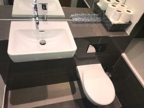 Apartamento Jo Cherrydown - Lovely City Centre Serviced Flat