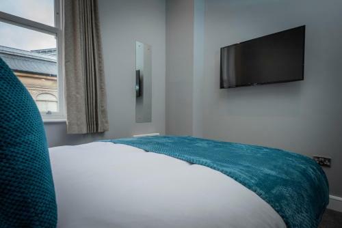 Gordon Moon Suites Bolton Centre Apartments
