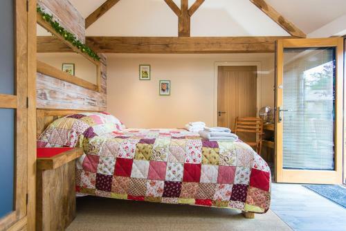 Bed & Breakfast Widbrook Barns