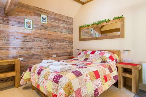 Bed & Breakfast Widbrook Barns