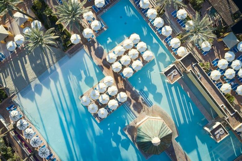 Hotel Renaissance Esmeralda