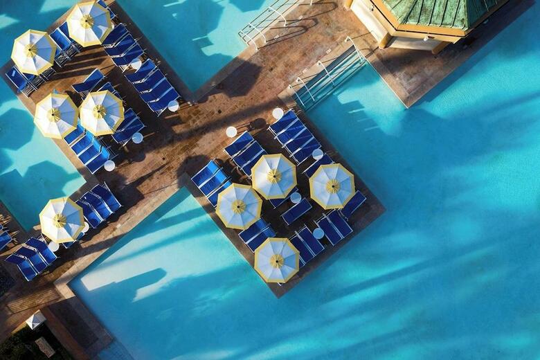 Hotel Renaissance Esmeralda