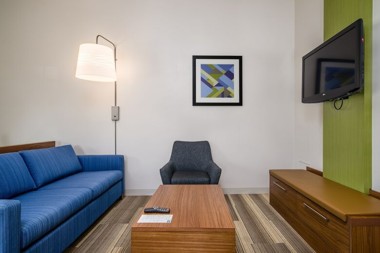 Hotel Holiday Inn Express Airport