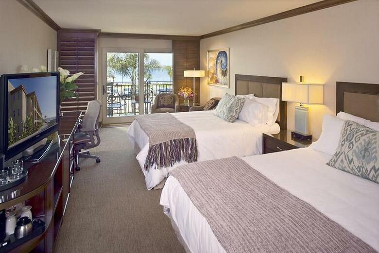 Island Palms Hotel & Marina (.)