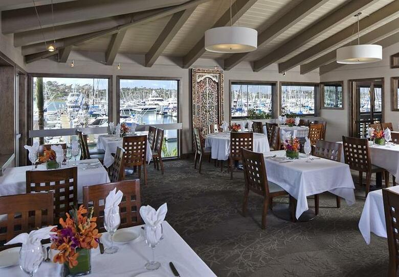 Island Palms Hotel & Marina (.)