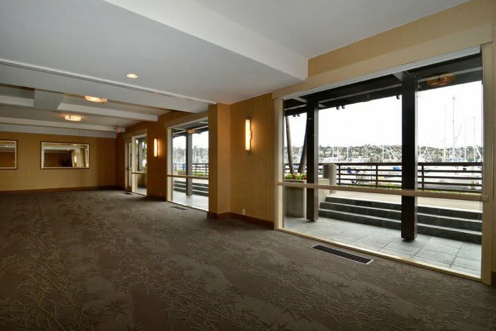 Island Palms Hotel & Marina (.)