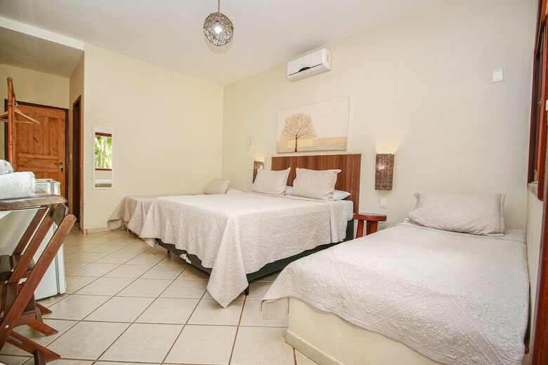 Hostal Pousada Flores Do Cerrado