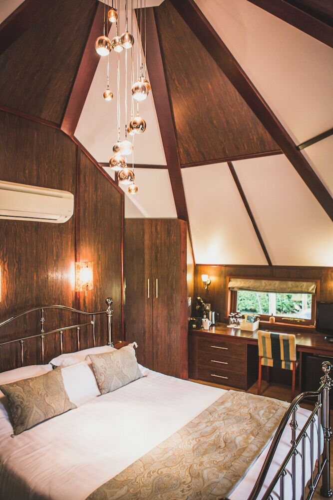 Hostal Burton Lodge Guest House