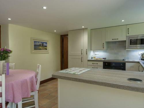 Honey House, Combebow, Lewdown