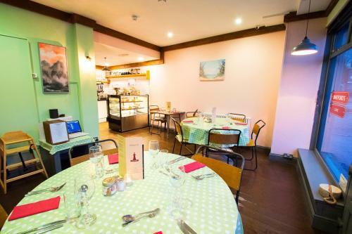 Bed & Breakfast Whitford's