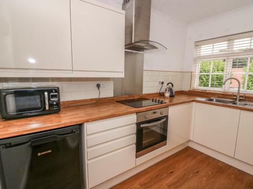 Oak Tree Cottage, Cardigan