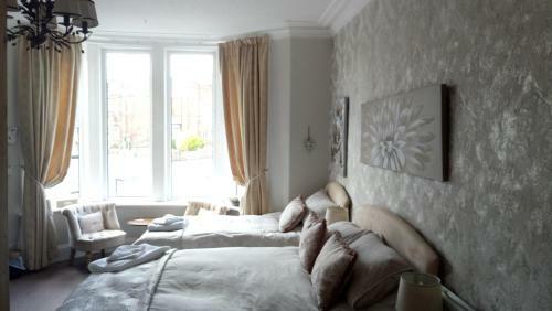 Hostal Warwick Lodge