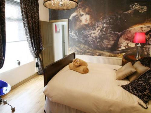 Holiday Home Ty Pontcanna