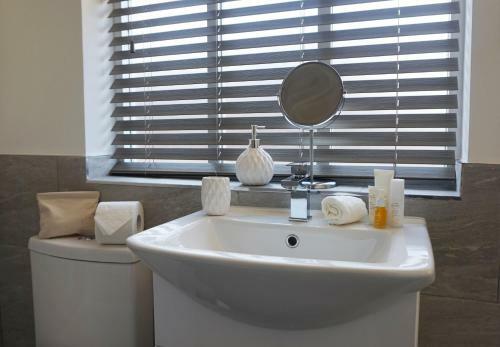 The Alderley Apartment