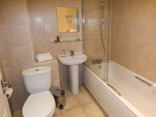 Weir Cottage On The Mill Pond