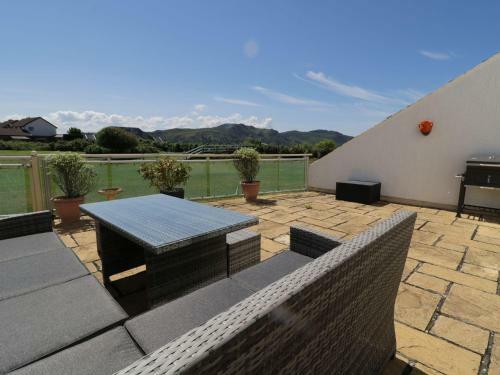 Beach House (ty Traeth)