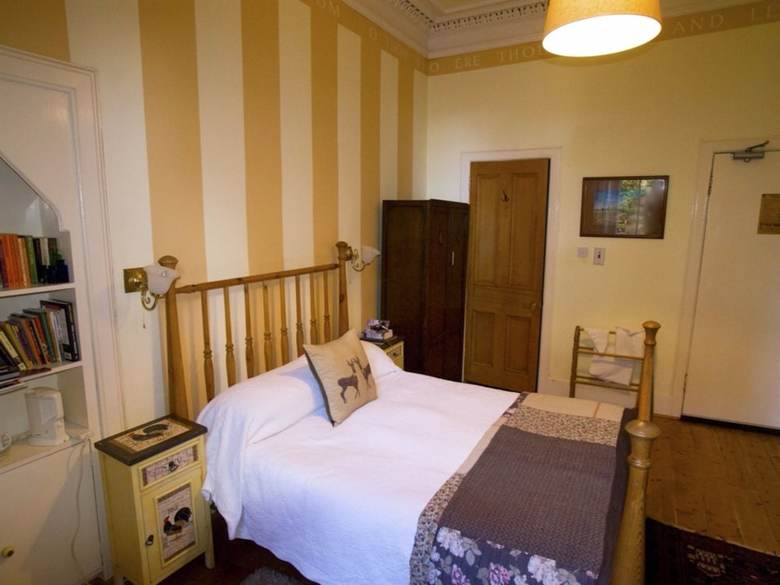 Hostal Cluaran House