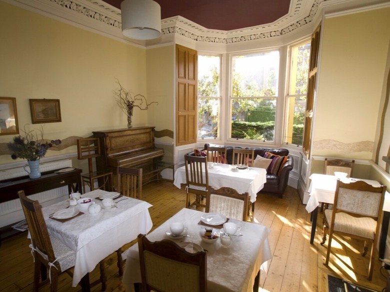 Hostal Cluaran House