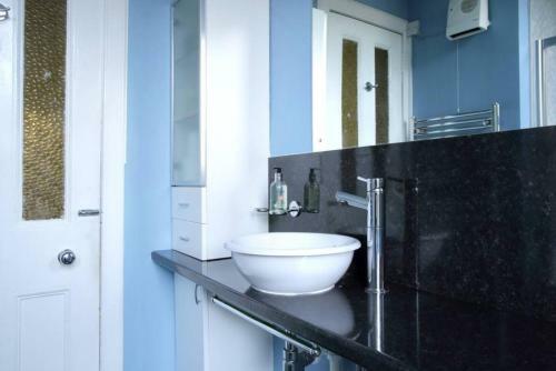 Apartamento Central 2 Bed Flat With Garden Sleeps 4