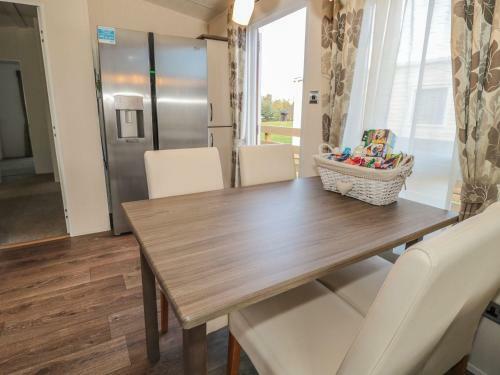 Miami Twice, Morpeth