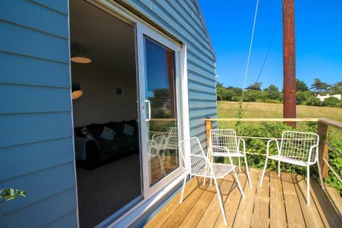 The Studio At Loe Beach