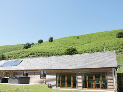 2 Beacon View Barn