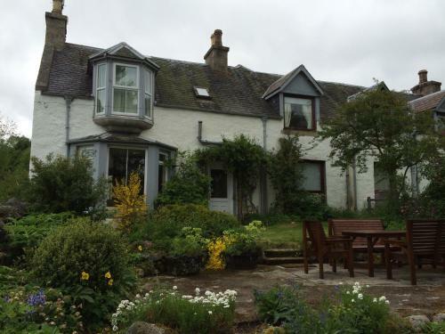 1 Craggan Cottage