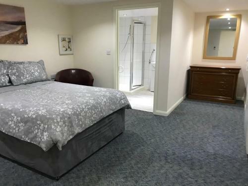 Hotel Downstairs At Deanos