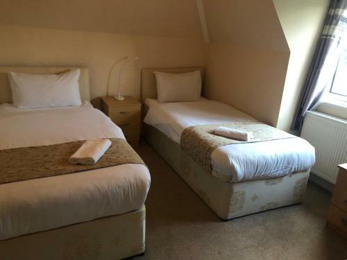 Gatwick Inn Hotel- Premises Professionally Antiseptic Treated For Key-workers