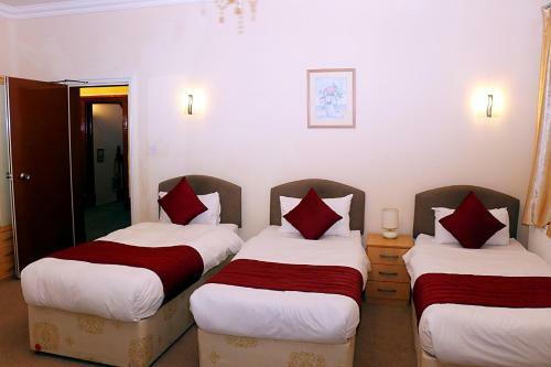 Gatwick Inn Hotel- Premises Professionally Antiseptic Treated For Key-workers