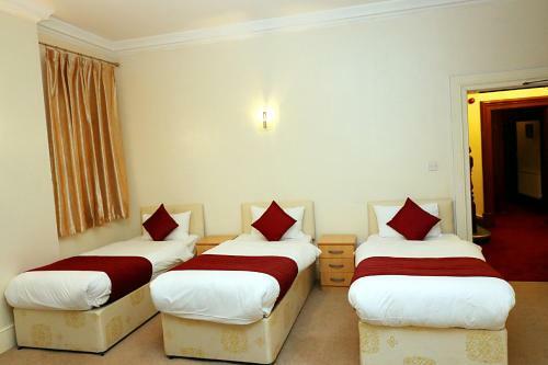 Gatwick Inn Hotel- Premises Professionally Antiseptic Treated For Key-workers