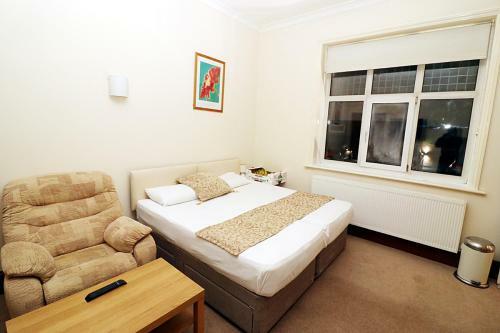 Gatwick Inn Hotel- Premises Professionally Antiseptic Treated For Key-workers