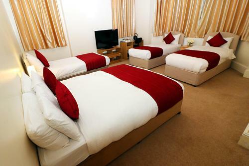 Gatwick Inn Hotel- Premises Professionally Antiseptic Treated For Key-workers