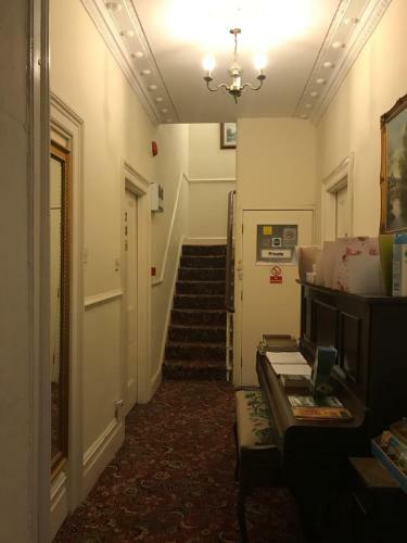 Bed & Breakfast Manor Lodge Guesthouse