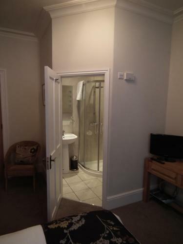 Hostal The Beeches Guest House
