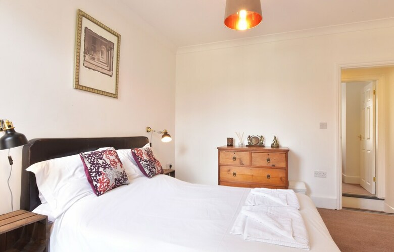 The Grove - Refurbished Cottage Near City Centre