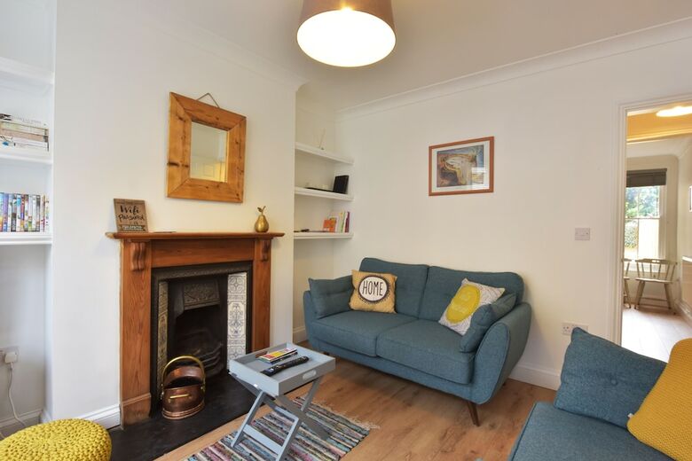 The Grove - Refurbished Cottage Near City Centre