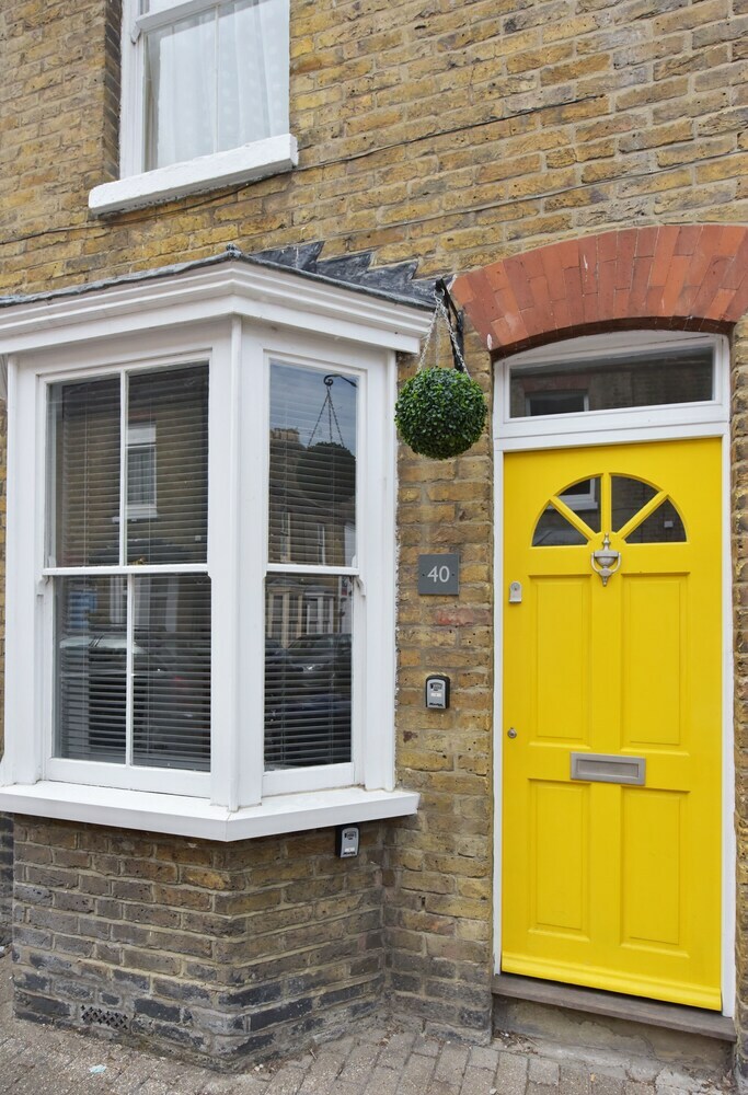 The Grove - Refurbished Cottage Near City Centre