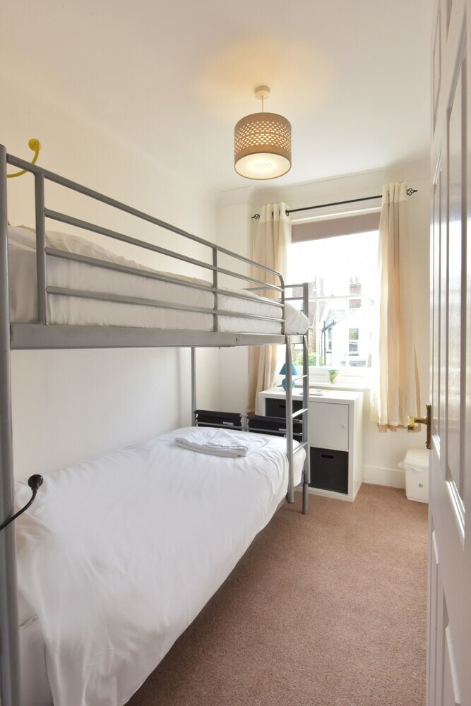 The Grove - Refurbished Cottage Near City Centre