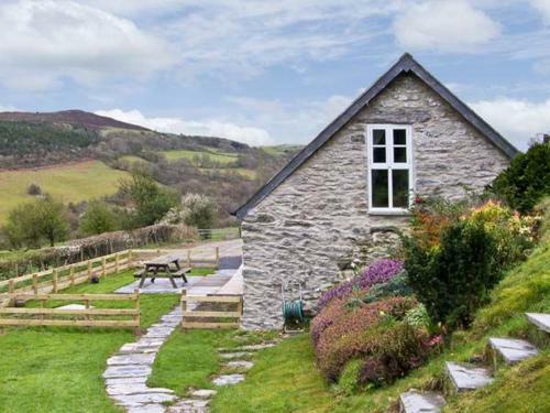Bronnydd, Tyddyn Ysgubor